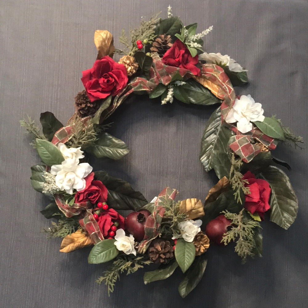 GENTLY LOVED GRAPEVINE HOLIDAY WREATH
